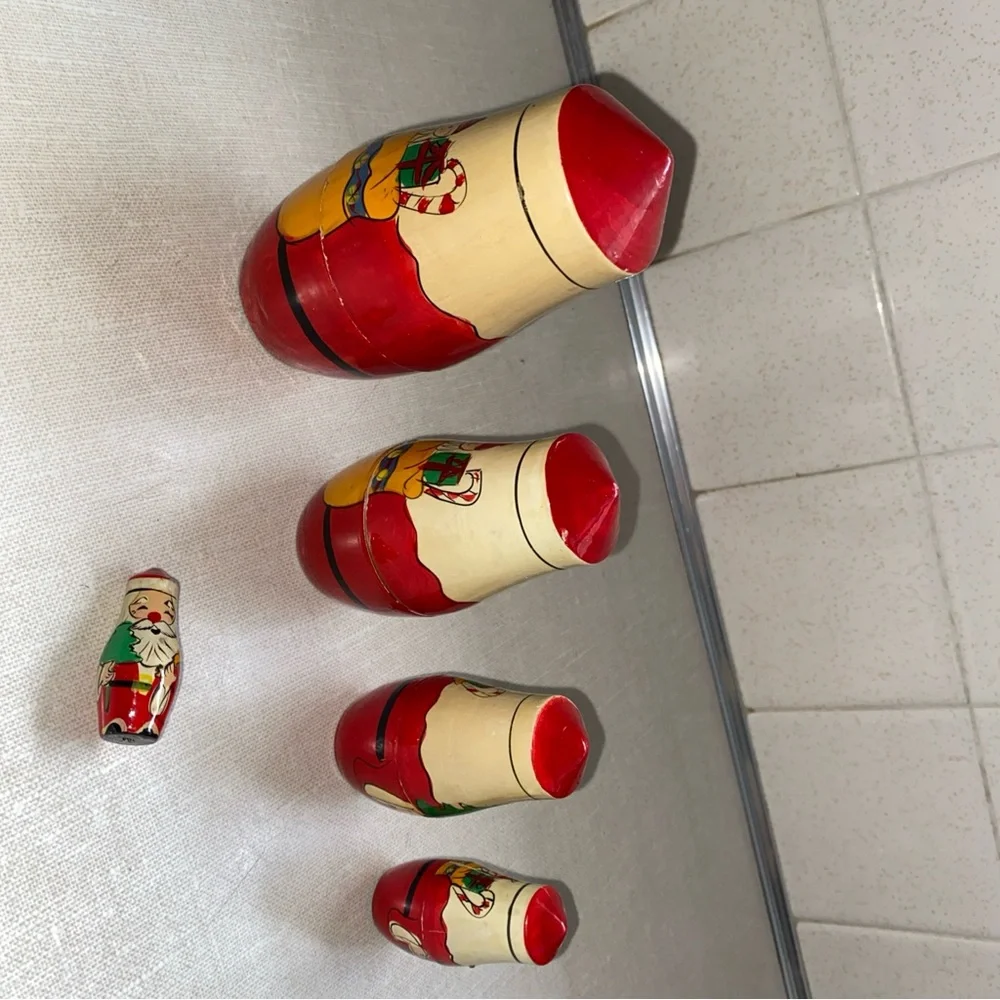 Vintage‎ Wooden 5 Pc Santa Claus Nesting Dolls Painted Christmas